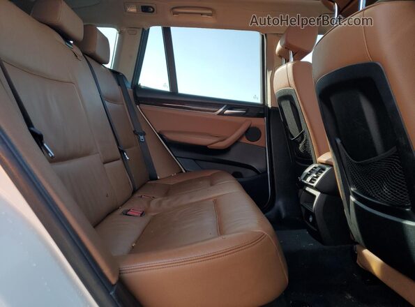 5UXWX9C34H0W67910 2017 BMW X3 White უკანა სალონის ხედი