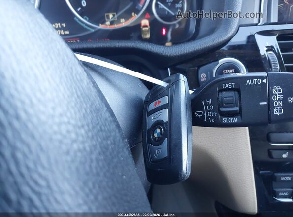 5UXWX9C52G0D81959 2016 BMW X3 Белый Вид панели приборов