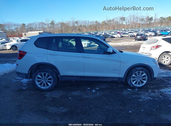 5UXWX9C52G0D81959 2016 BMW X3 Белый Вид задней части салона