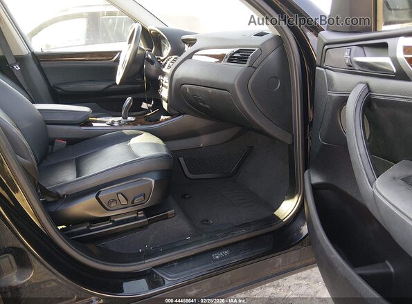 5UXWX9C59G0D88035 2016 BMW X3 Black Вид салону спереду