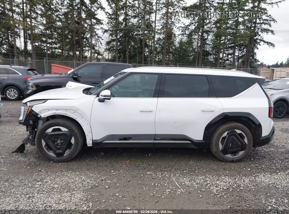 5XYADFS59SG001052 2025 KIA EV9 White 