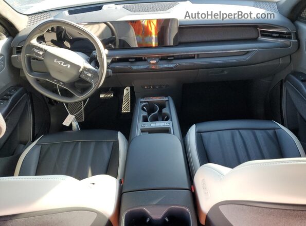 5XYAEFS51TG005269 2026 KIA EV9 Черный Вид панели приборов