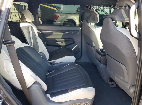 5XYAEFS51TG005269 2026 KIA EV9 Черный Вид задней части салона