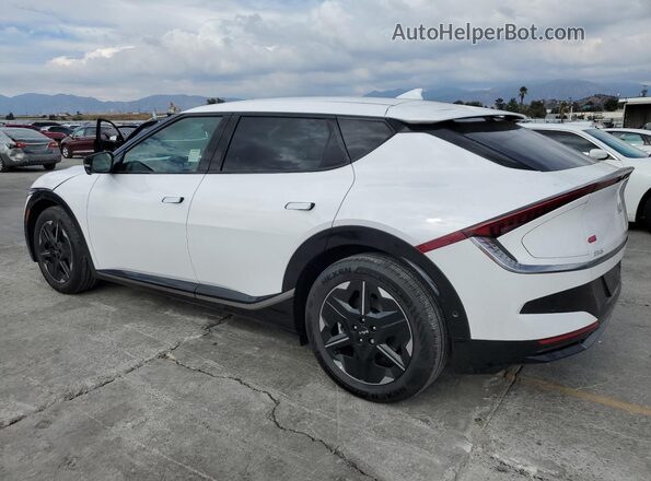 5XYC34JA5SG005145 2025 KIA EV6 White Rear left