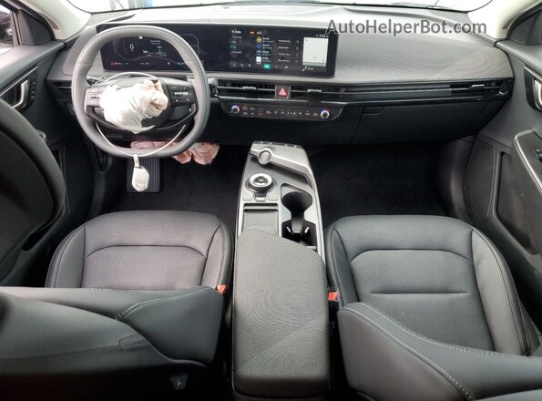5XYC34JA5SG005145 2025 KIA EV6 White Dashboard view