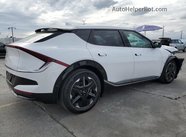 5XYC34JA5SG005145 2025 KIA EV6 White Rear right