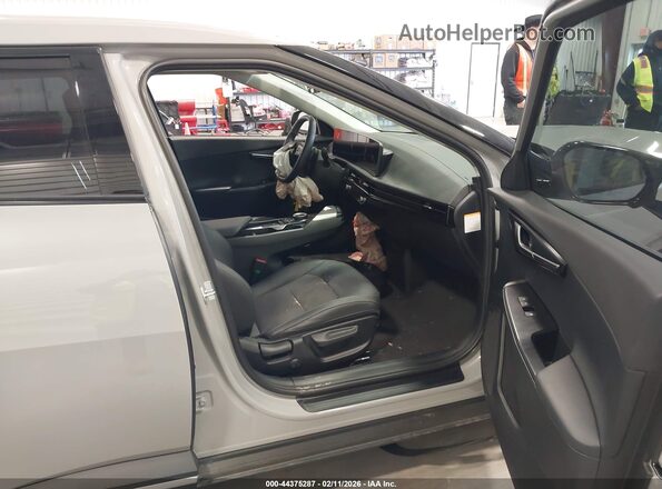 5XYC3DJC8SG010616 2025 KIA EV6 Gray Вид салону спереду