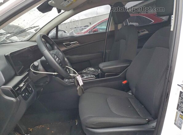 5XYK23DF9TG336814 2026 KIA SPORTAGE White წინა სალონის ხედი
