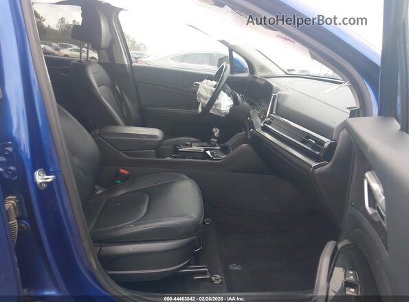5XYK33AF8PG126891 2023 KIA SPORTAGE Blue Widok wnętrza z przodu