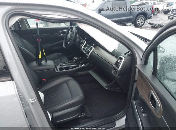 5XYRH4LF7NG141107 2022 KIA SORENTO Silver წინა სალონის ხედი
