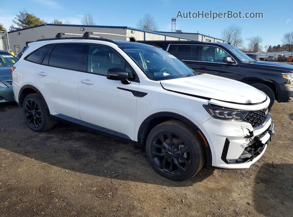 5XYRKDLF3NG131109 2022 KIA SORENTO White Front right