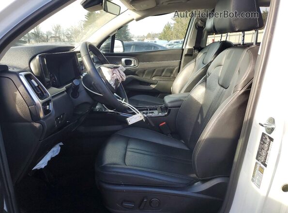 5XYRKDLF3NG131109 2022 KIA SORENTO White Front interior view