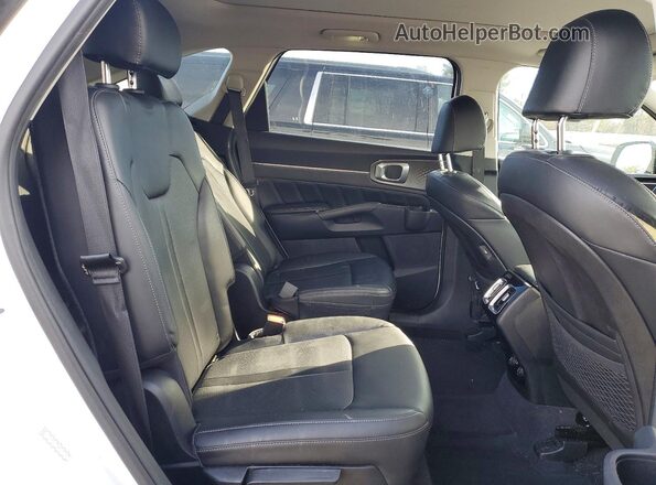 5XYRKDLF3NG131109 2022 KIA SORENTO White Rear interior view