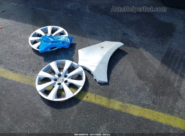 5YFB4MDE3TP383503 2026 TOYOTA LL White Սարքավորումների վահանակի տեսք