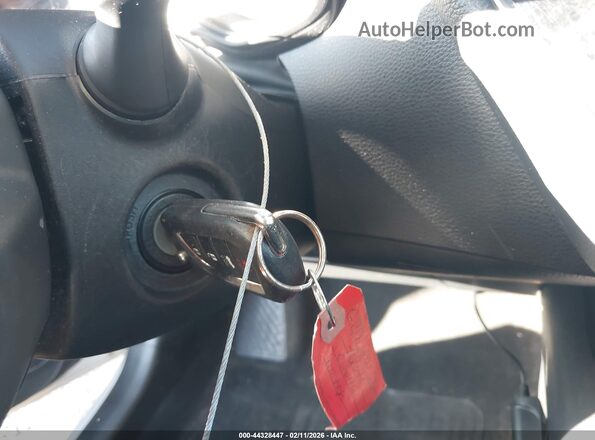 5YFEPMAE1MP190678 2021 TOYOTA LL Silver Widok deski rozdzielczej