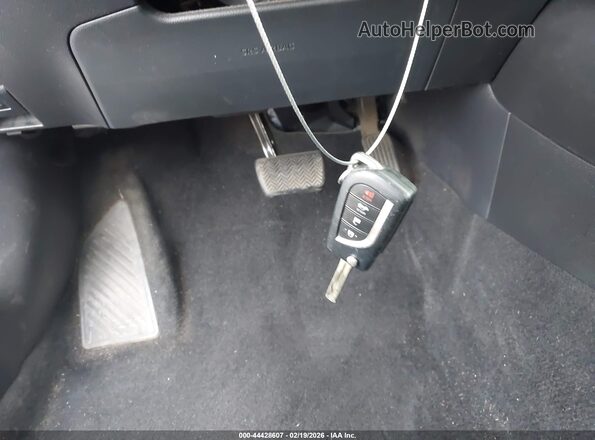 5YFEPMAE7MP222436 2021 TOYOTA LL Silver Widok deski rozdzielczej