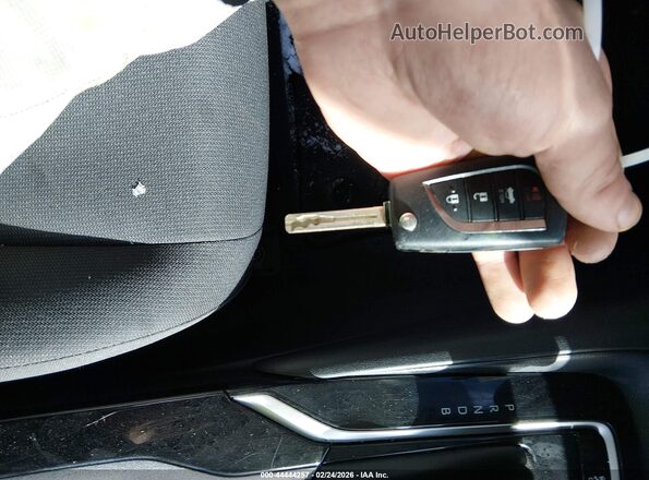 5YFEPRAEXLP078652 2020 TOYOTA LL Серебряный Вид панели приборов