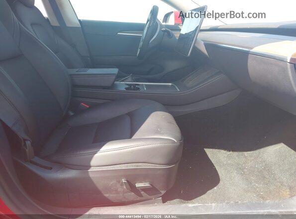 5YJ3E1EA0NF351697 2022 TESLA MODEL 3 Red Front interior view