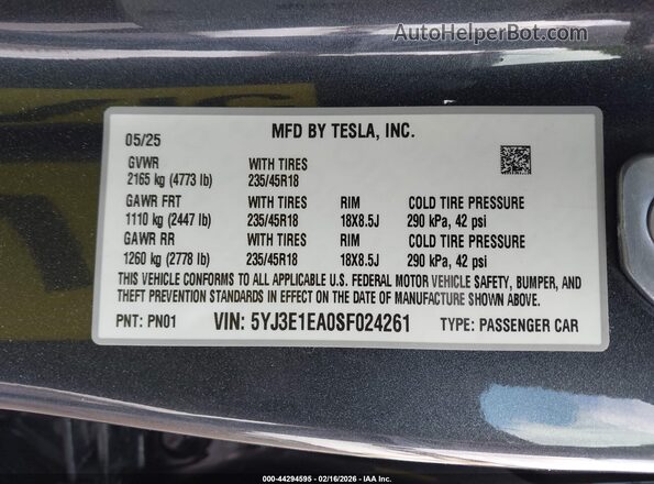 5YJ3E1EA0SF024261 2025 TESLA MODEL 3 Gray Vista del compartimento del motor