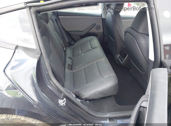 5YJ3E1EA0SF024261 2025 TESLA MODEL 3 Gray Vista de la etiqueta del VIN