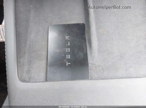 5YJ3E1EA0SF024261 2025 TESLA MODEL 3 Gray Vista del salpicadero