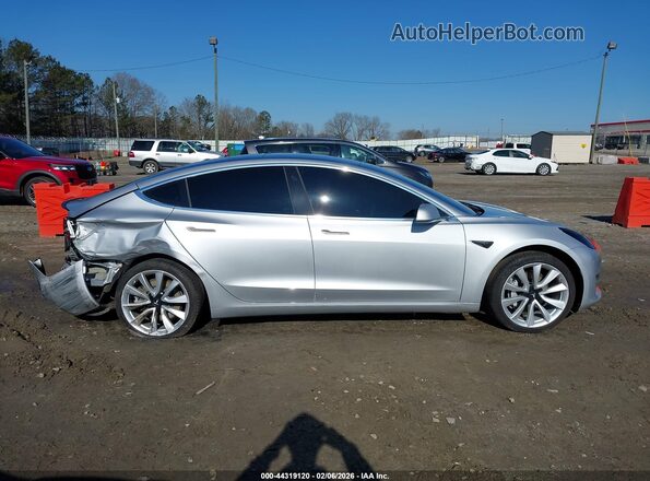 5YJ3E1EA1JF024252 2018 TESLA MODEL 3 Silver 