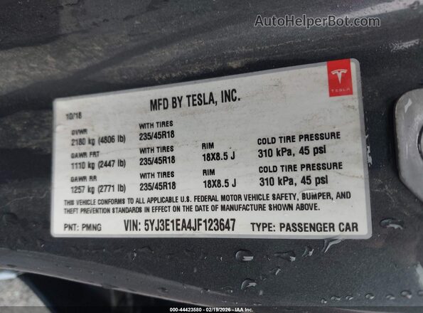 5YJ3E1EA4JF123647 2018 TESLA MODEL 3 Серый Вид подкапотного пространства