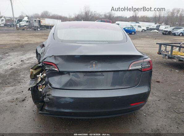 5YJ3E1EA4JF123647 2018 TESLA MODEL 3 Серый 
