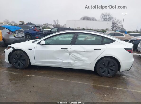 5YJ3E1EA4SF993450 2025 TESLA MODEL 3 White 360 interior view