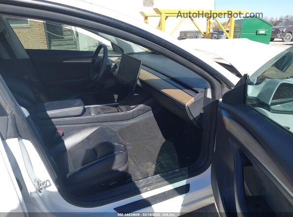 5YJ3E1EB2MF983446 2021 TESLA MODEL 3 Белый Вид салона спереди