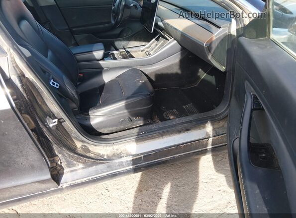 5YJ3E1EB6JF077148 2018 TESLA MODEL 3 Black Widok wnętrza z przodu