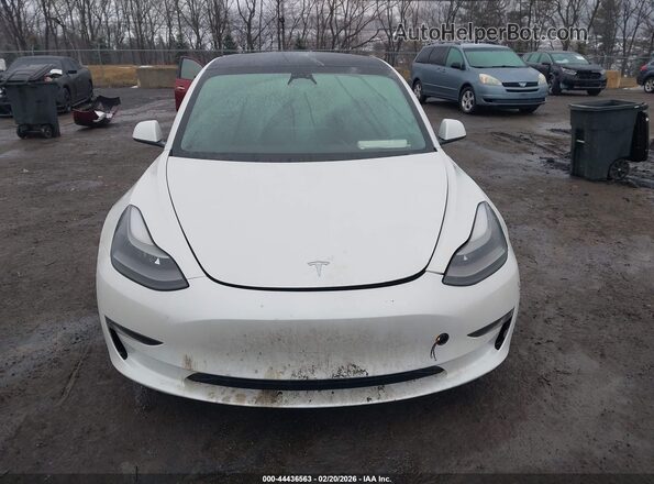 5YJ3E1EB7NF207931 2022 TESLA MODEL 3 Белый Вид панели приборов