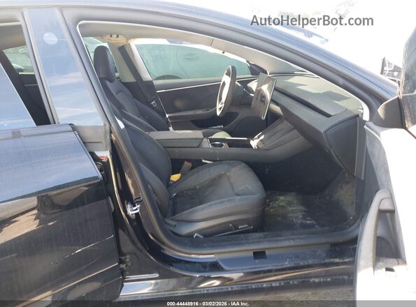 5YJ3E1EB7SF939181 2025 TESLA MODEL 3 Черный Вид салона спереди