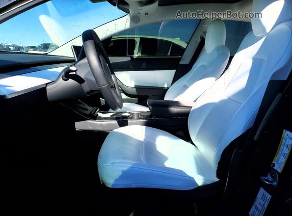 5YJ3E1EBXKF450371 2019 TESLA MODEL Серебряный 