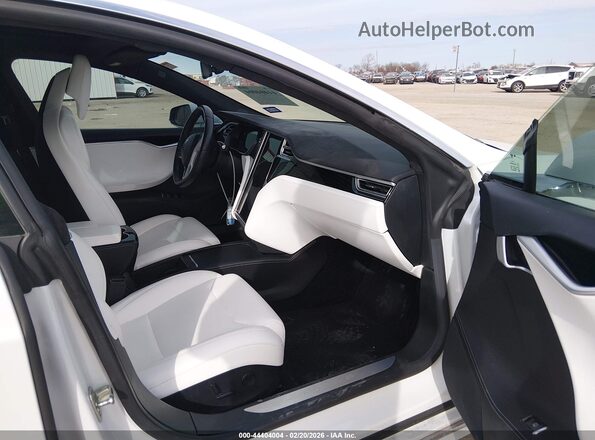 5YJSA1E22HF186983 2017 TESLA MODEL S Белый Вид салона спереди