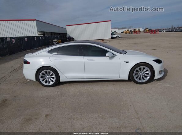 5YJSA1E22HF186983 2017 TESLA MODEL S Белый Вид задней части салона