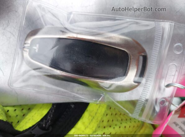 5YJSA1E28KF348302 2019 TESLA MODEL S White Առջևի վահանակի տեսք