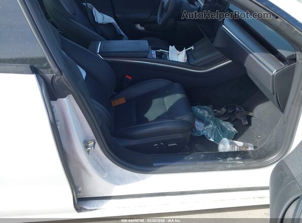 5YJSA1E67RF532918 2024 TESLA MODEL S White Вид салону спереду
