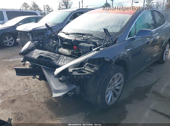 5YJXCBE21LF250168 2020 TESLA MODEL X Gray Вид спереду