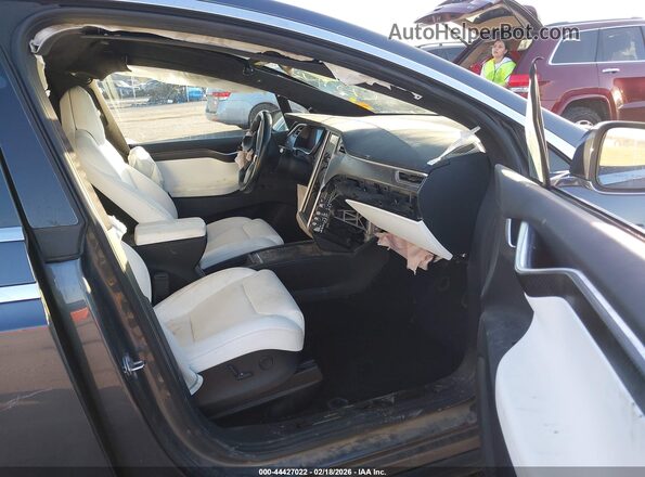 5YJXCBE45JF089774 2018 TESLA MODEL X Серый Вид салона спереди