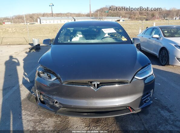 5YJXCBE45JF089774 2018 TESLA MODEL X Серый Вид щитка приборов