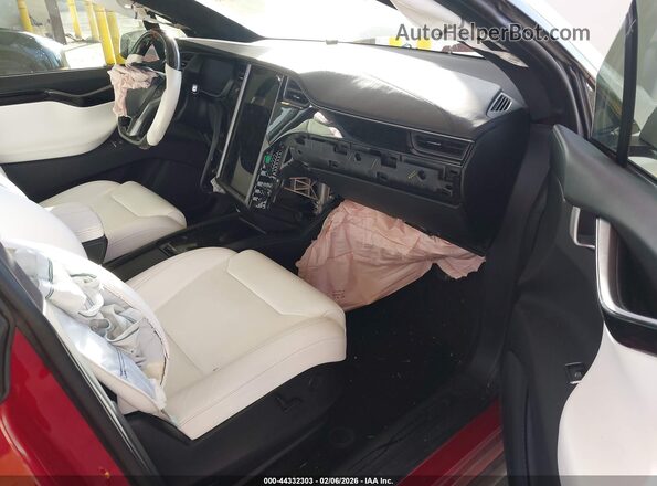 5YJXCBE47KF185407 2019 TESLA MODEL X Белый Вид салона спереди