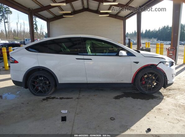 5YJXCBE47KF185407 2019 TESLA MODEL X Белый Вид задней части салона