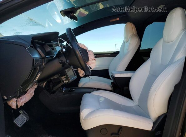 5YJXCBE4XKF190732 2019 TESLA MODEL Черный Вид салона спереди