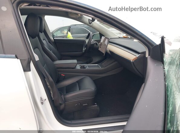 5YJYGAED0MF173525 2021 TESLA MODEL Y White Front interior view