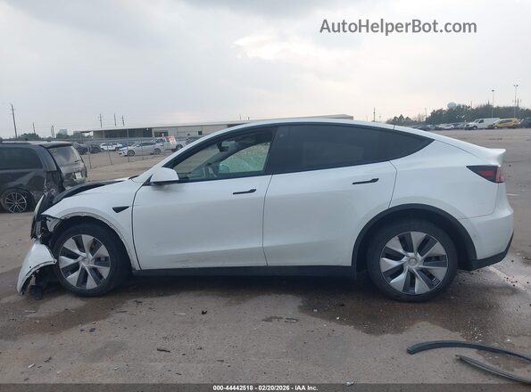 5YJYGAED0MF173525 2021 TESLA MODEL Y White Rear interior view
