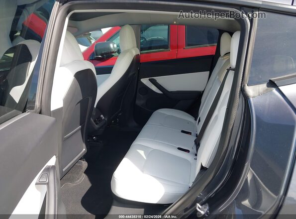 5YJYGDEE0MF258326 2021 TESLA MODEL Y Gray 