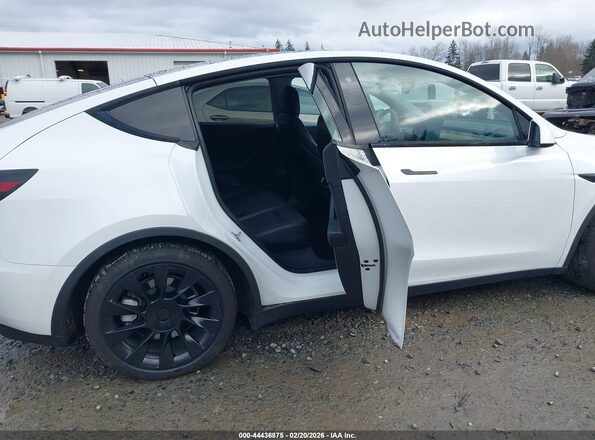 5YJYGDEE2LF041729 2020 TESLA MODEL Y White VIN კოდის სტიკერის ხედი