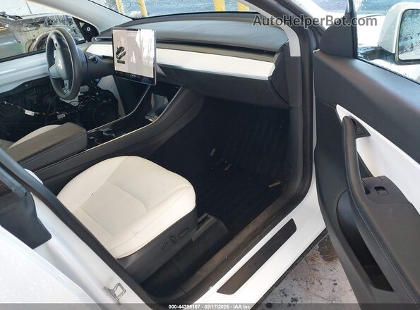5YJYGDEE2LF059650 2020 TESLA MODEL Y White Vista interior delantera