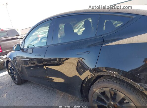 5YJYGDEE2MF216935 2021 TESLA MODEL Y Black 